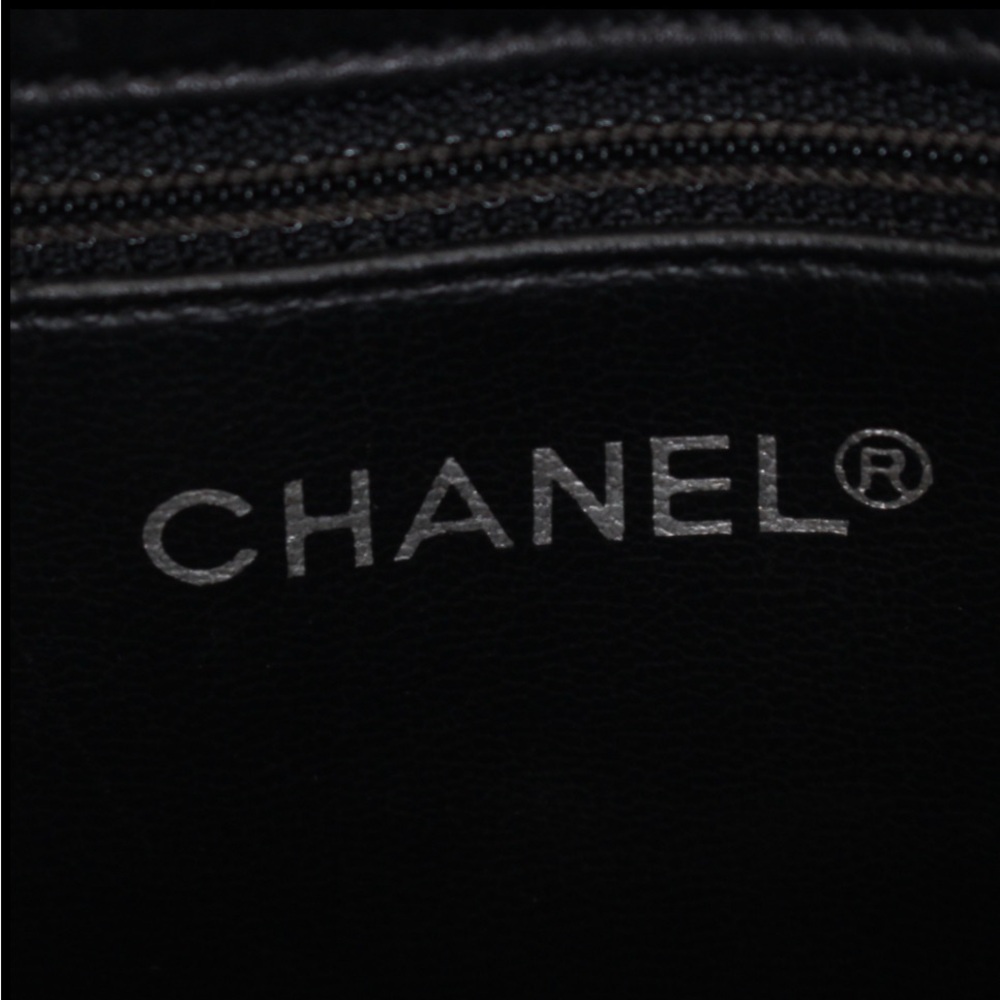 CHANEL Black Lambskin Quilted Chain Shoulder Tote Bag Vintage | Made in Italy - Picture 9 of 11
